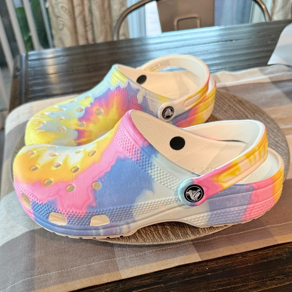 CROCS Tie-Dye Clogs - Picture 2 of 10